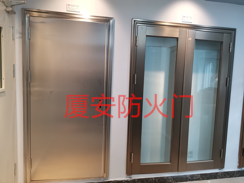1585647470116964.jpg 不銹鋼玻璃防火門.jpg
