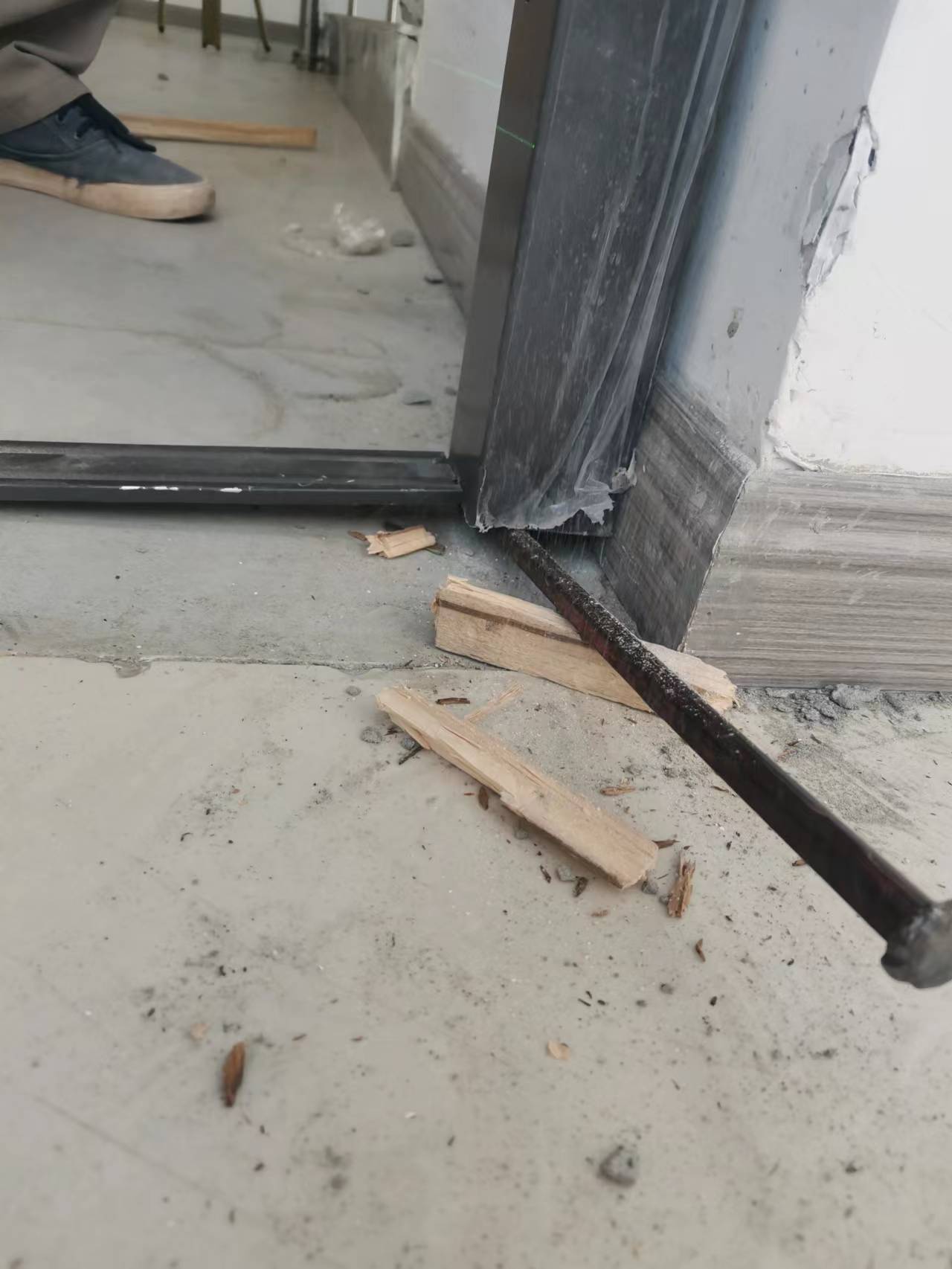 1740551144319726.jpg 安裝鋼質防火門.jpg