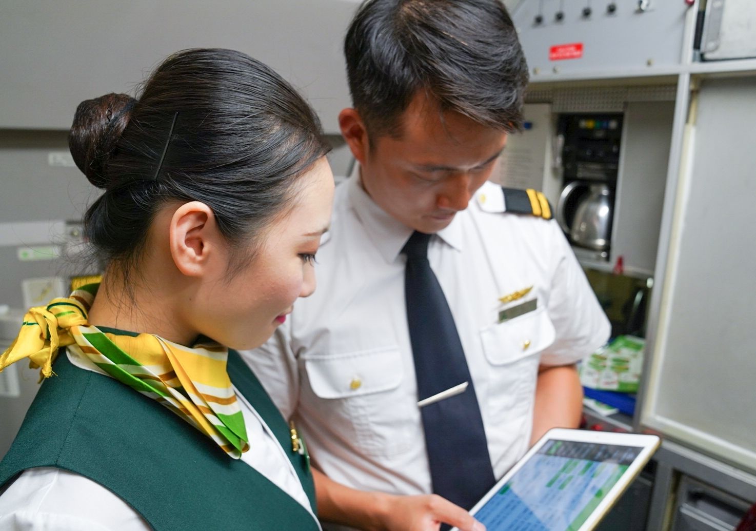 春秋航空開啟機(jī)上“無網(wǎng)支付”
春秋航空供圖