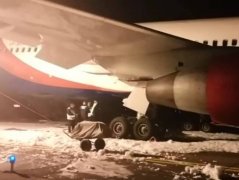 右起落架冒煙 載300余人客機(jī)在俄硬著陸 49人受傷-哈薩克斯坦的空運