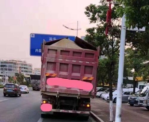汕頭一大貨車超載208% 車主還玩花樣耍賴結(jié)果被罰