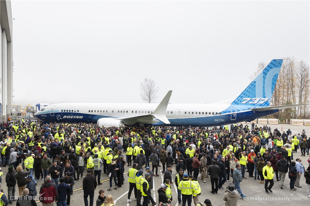 波音737 MAX 10首次亮相 預(yù)計(jì)明年首飛