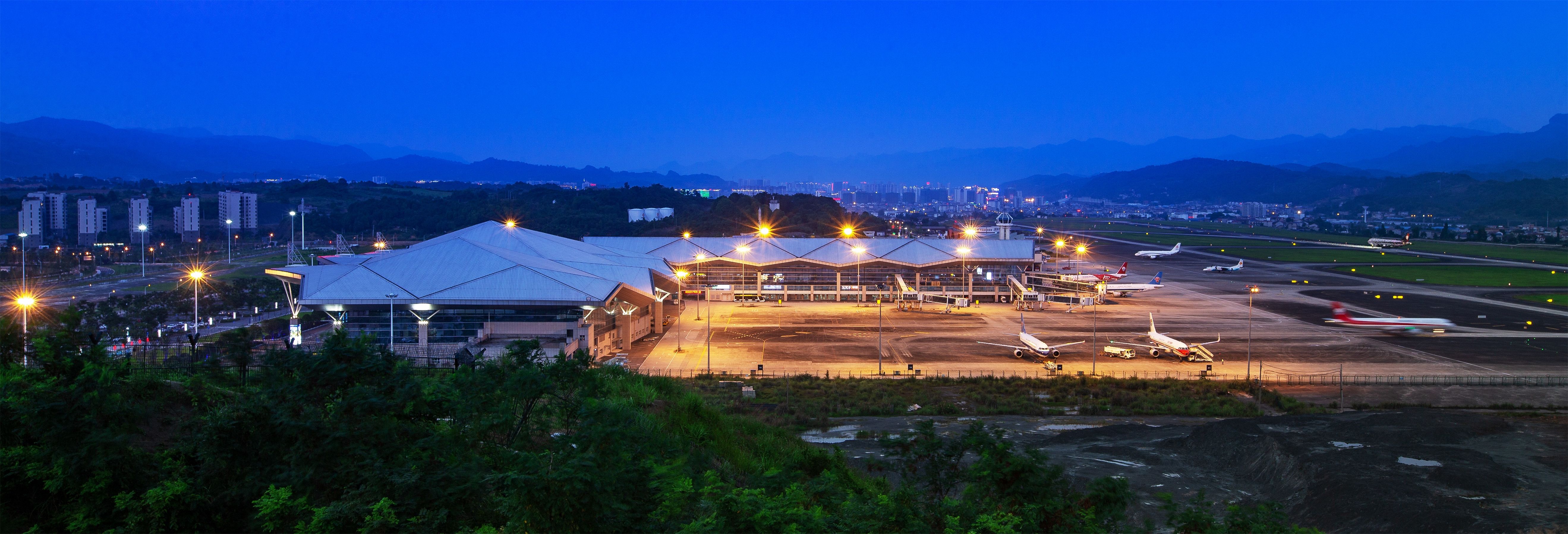 國內(nèi)首個北斗及AeroMACS機場場面運行應(yīng)用試點取得階段性成果