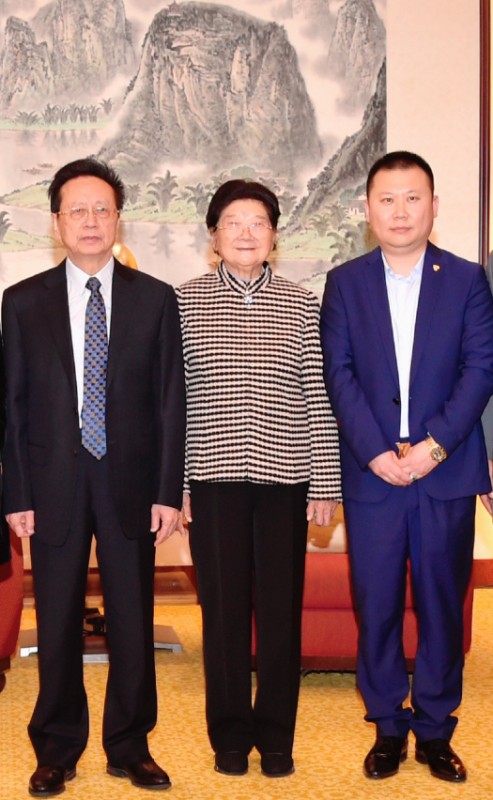 空運查詢-中企發(fā)展控股集團董事長趙小平榮獲“中國品牌70年金融行業(yè)新銳人物”獎項