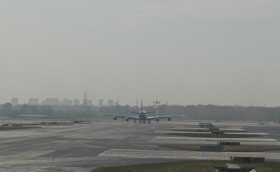 單日過萬航班取消，運量下滑七成：中國航空運輸業(yè)“孤島”生存