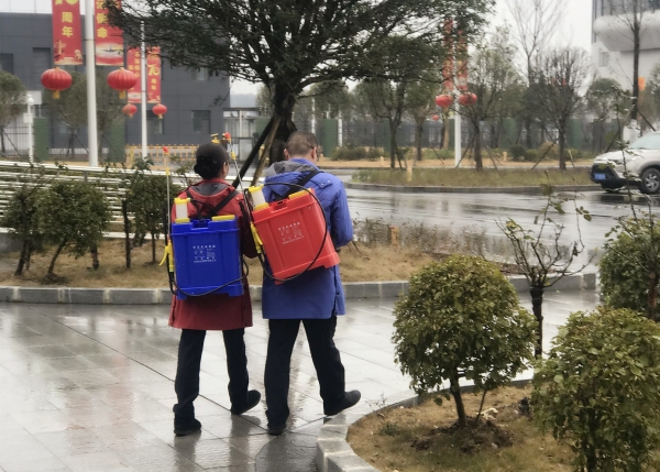 亞美尼亞的國(guó)際快遞-巴中恩陽(yáng)機(jī)場(chǎng)：戰(zhàn)疫“夫妻檔” 護(hù)航“賢伉儷”