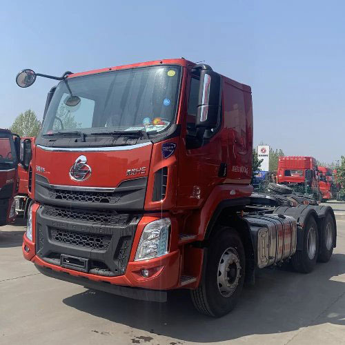 2.8m平頂駕駛室，自重輕至7.6T的乘龍H5平頂牽引車了解下？