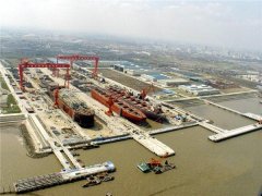 外高橋造船4天內(nèi)連續(xù)實現(xiàn)三船出塢、兩船試航！