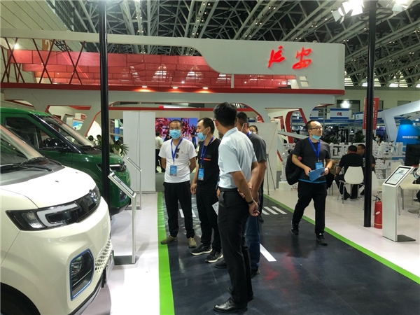 令現場觀眾直呼過癮! 展會期間
-船公司查詢