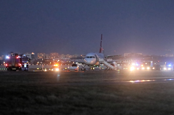 華沙機場客機疑似出現爆炸物 超100名乘客緊急疏散558463_ 華沙機場客機疑似出現爆炸物 超100名乘客緊急疏散